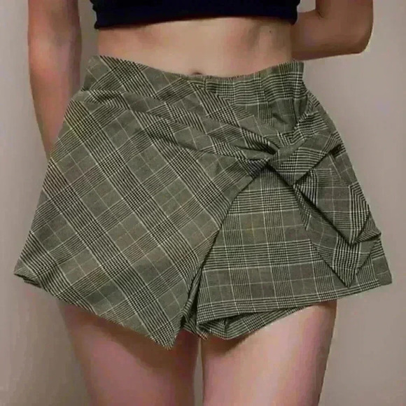 Plaid In Love - Picture 2 of 5